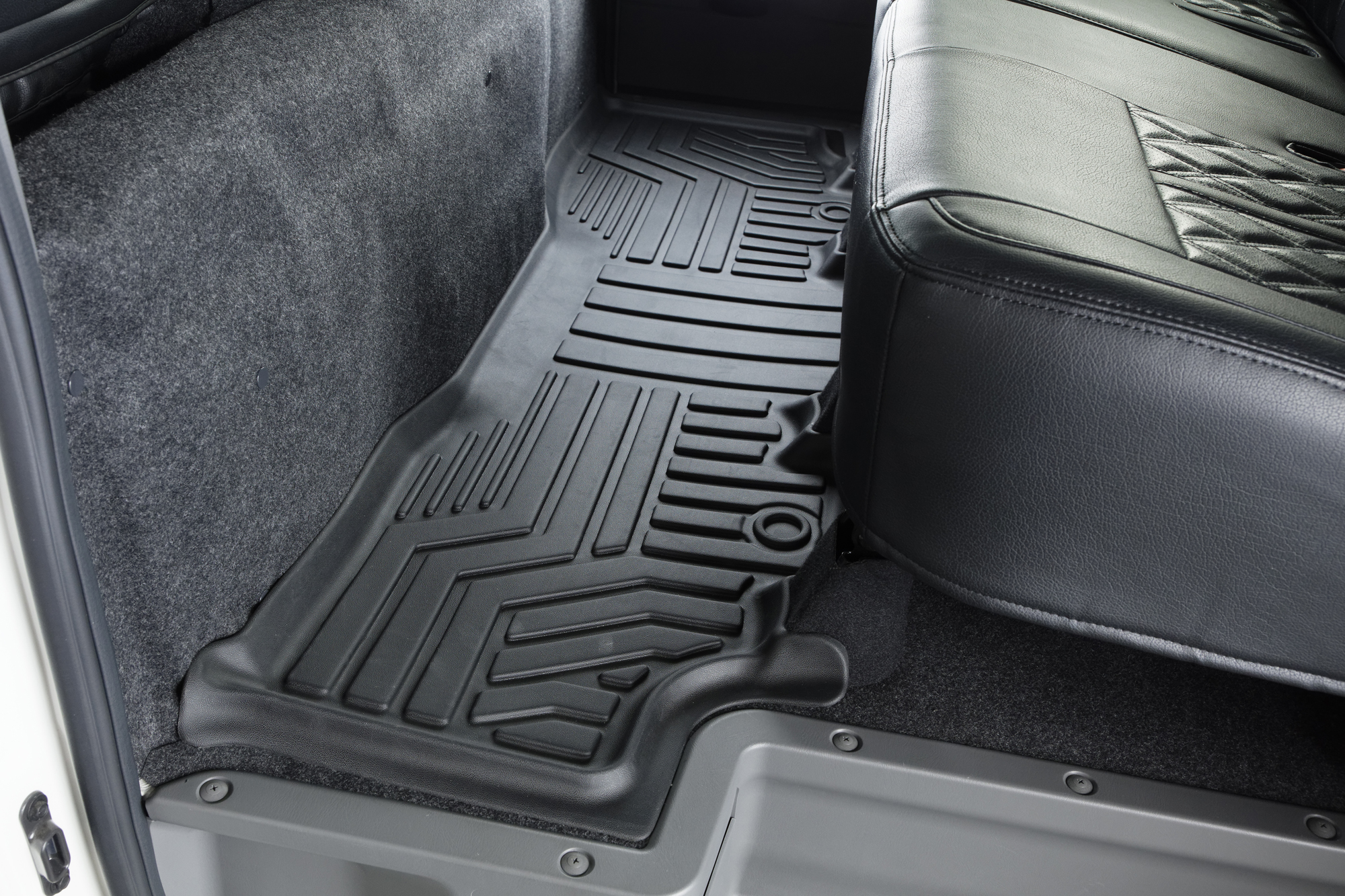 MAXFLOORMATフロアマット2行セットブラックfor 2014 2017 /シエラ1500 Double Cab / 2 並行輸入 | MAXLINER フロアマット 2列ライナーセット 2017-2025